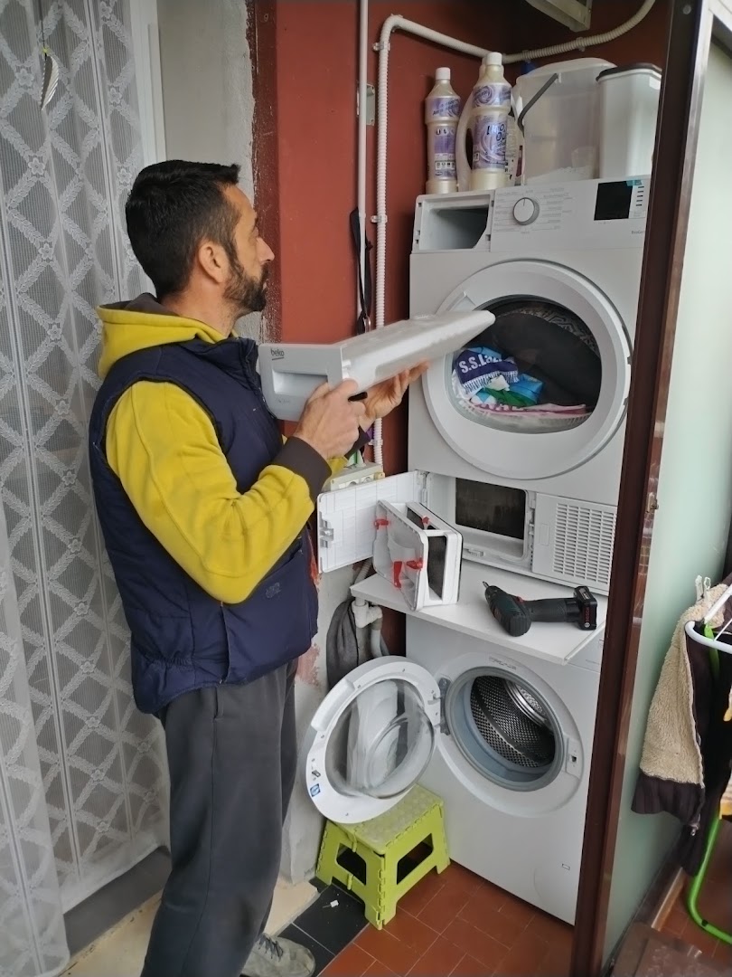Roberto tecnico riparazioni e installazioni elettrodomestici — Foto 4