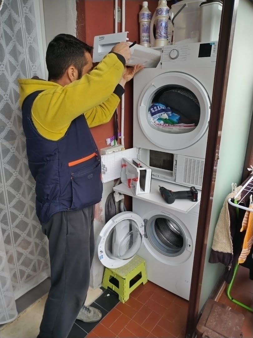 Roberto tecnico riparazioni e installazioni elettrodomestici — Foto 5